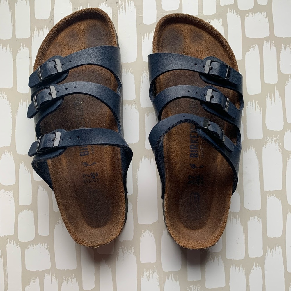 3 strap Birkenstock’s